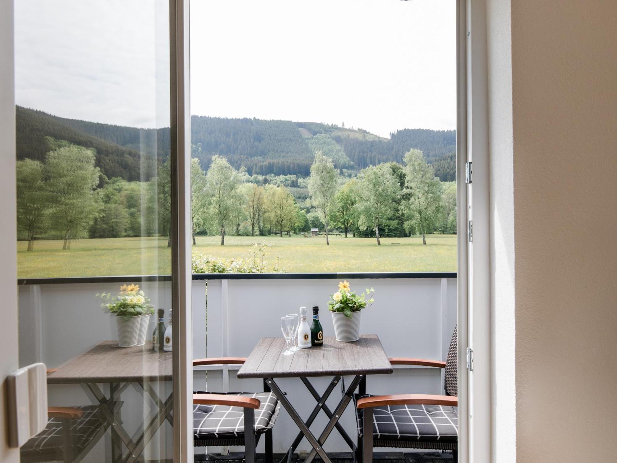 Ferienwohnung Kurparkblicksauerland Ленещат Екстериор снимка